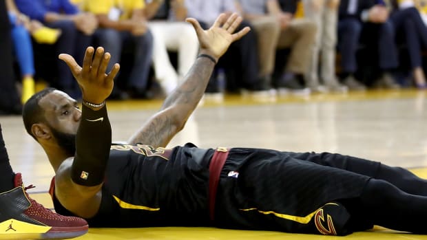 lebron-james-charge-call-overturned.png
